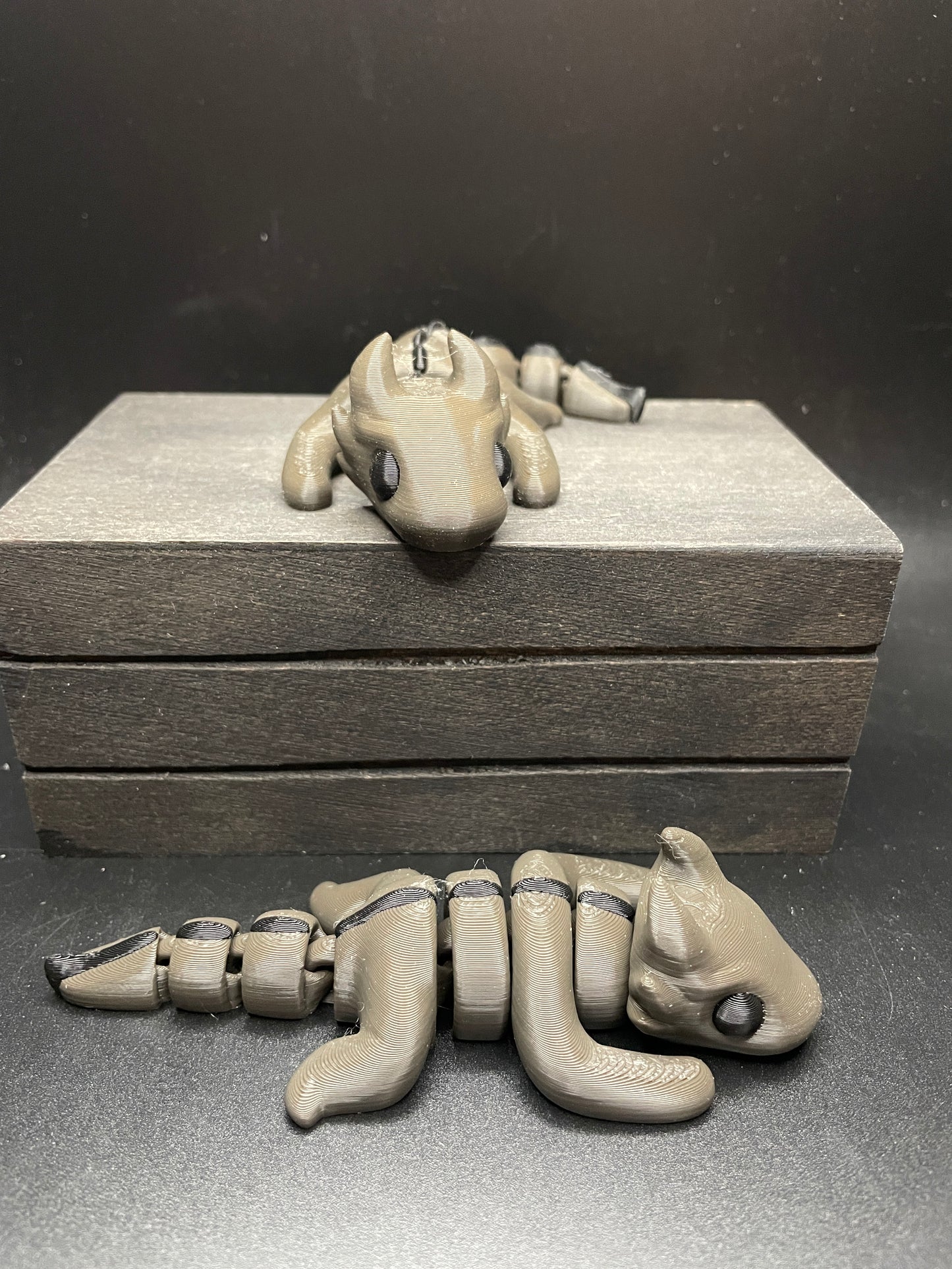 Zou Dragon with Line